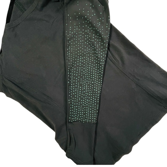 Lululemon Boatneck Top Long Sleeve Top Black with Green Dots On Sleeve Sz 10 - Picture 8 of 12